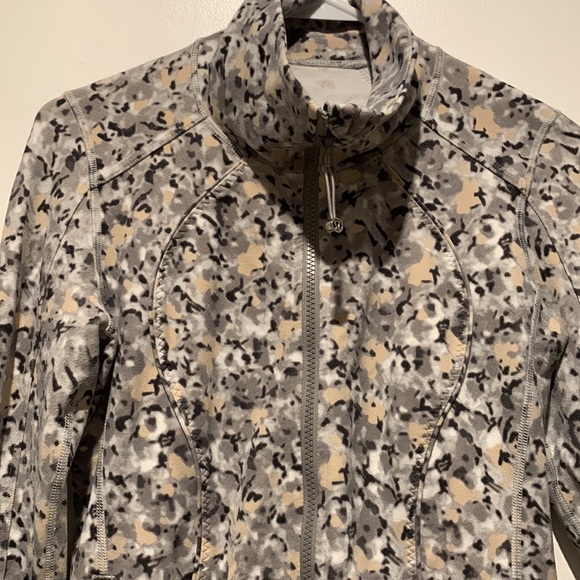 Lululemon sweater - Picture 2 of 12